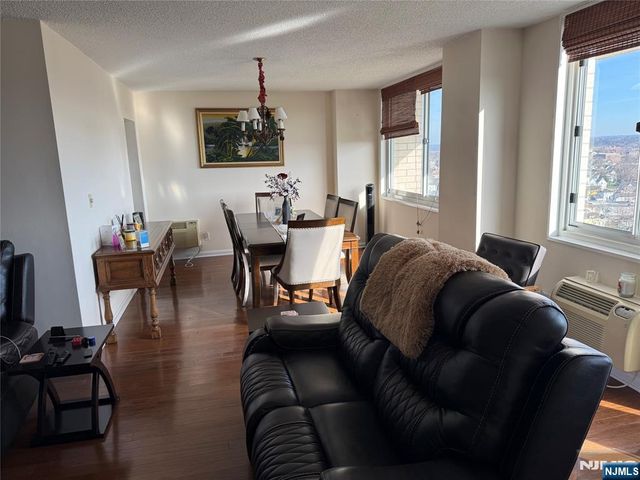 160 Overlook Avenue 11A, Hackensack, NJ 07601