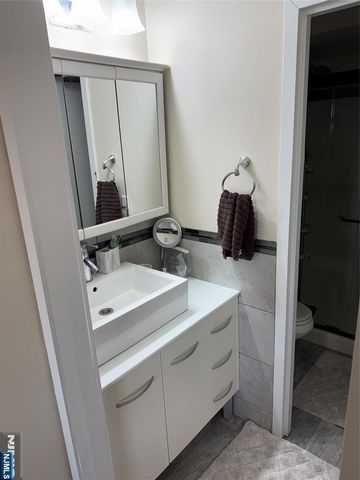 160 Overlook Avenue 11A, Hackensack, NJ 07601