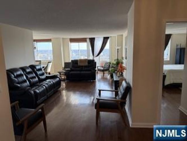 160 Overlook Avenue 11A, Hackensack, NJ 07601
