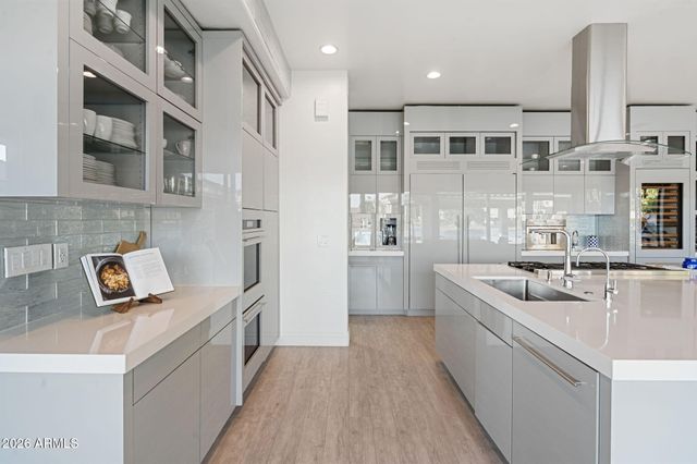 1455 W HEATHER Avenue, Gilbert, AZ 85233