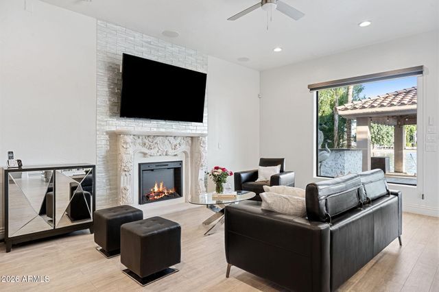 1455 W HEATHER Avenue, Gilbert, AZ 85233