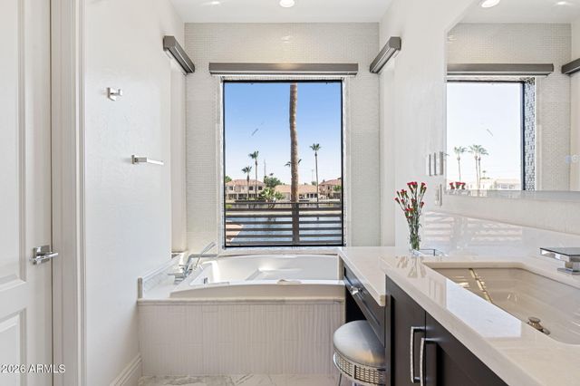 1455 W HEATHER Avenue, Gilbert, AZ 85233