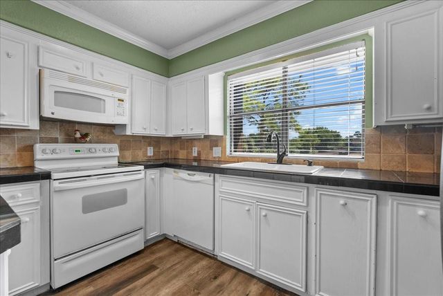 721 Davis Road, League City, TX 77573
