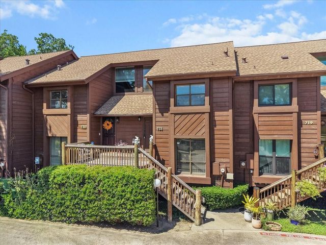 721 Davis Road, League City, TX 77573
