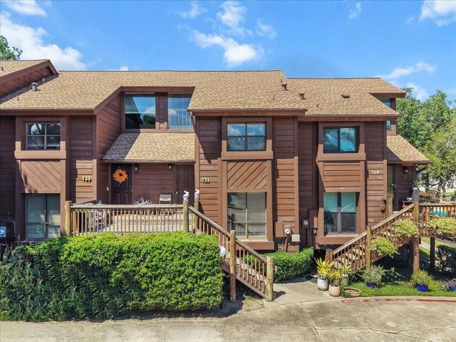 721 Davis Road, League City, TX 77573