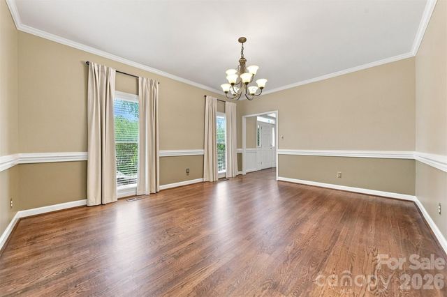 555 19th Avenue Lane NW, Hickory, NC 28601
