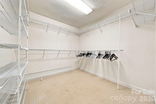 555 19th Avenue Lane NW, Hickory, NC 28601