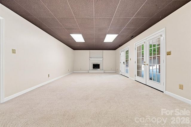 555 19th Avenue Lane NW, Hickory, NC 28601