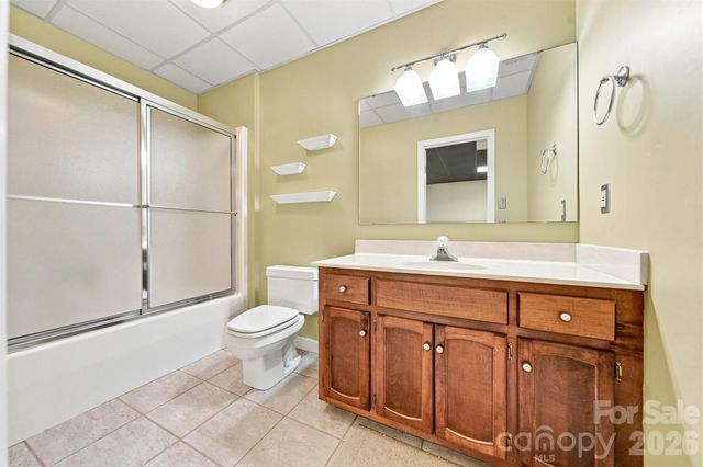 555 19th Avenue Lane NW, Hickory, NC 28601