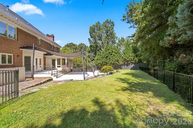 555 19th Avenue Lane NW, Hickory, NC 28601
