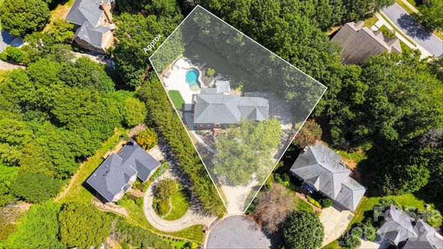 555 19th Avenue Lane NW, Hickory, NC 28601