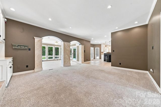 555 19th Avenue Lane NW, Hickory, NC 28601