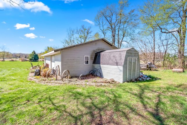 320 Jonesville Road, Jonesville, MI 49250