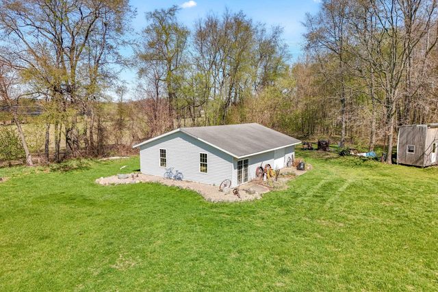 320 Jonesville Road, Jonesville, MI 49250