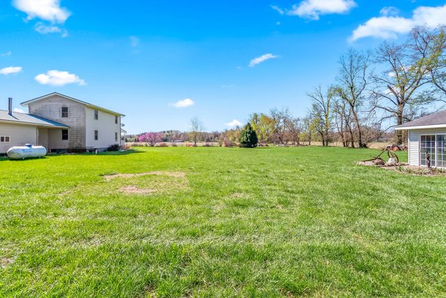 320 Jonesville Road, Jonesville, MI 49250