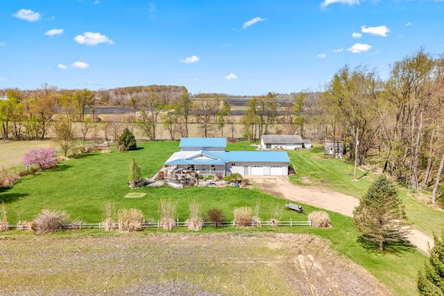 320 Jonesville Road, Jonesville, MI 49250