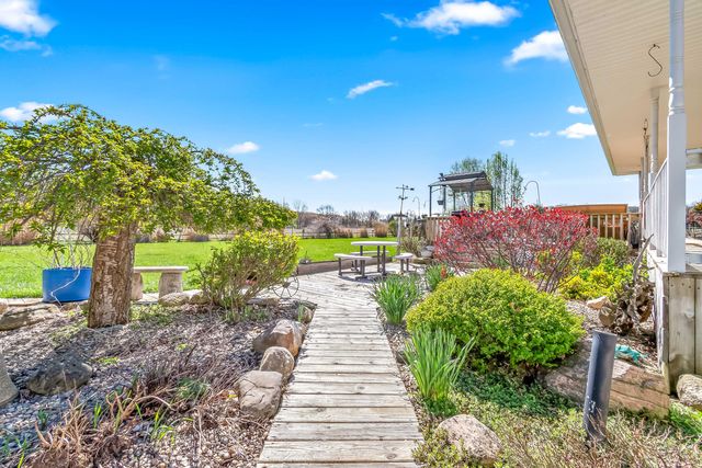 320 Jonesville Road, Jonesville, MI 49250