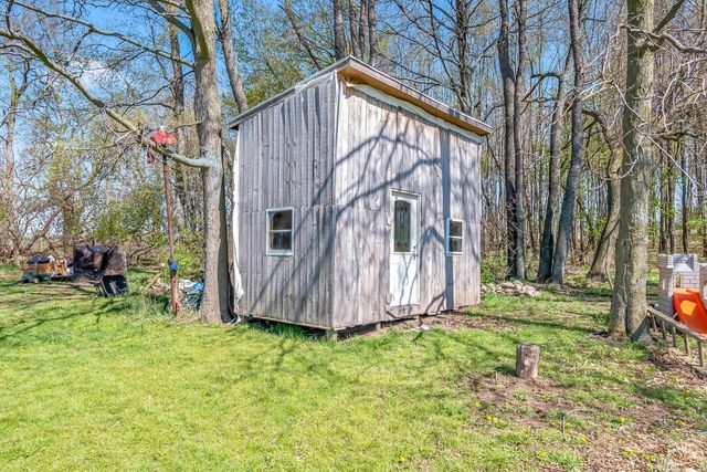 320 Jonesville Road, Jonesville, MI 49250