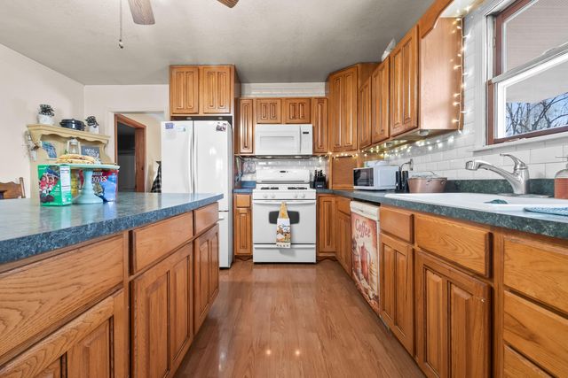 320 Jonesville Road, Jonesville, MI 49250