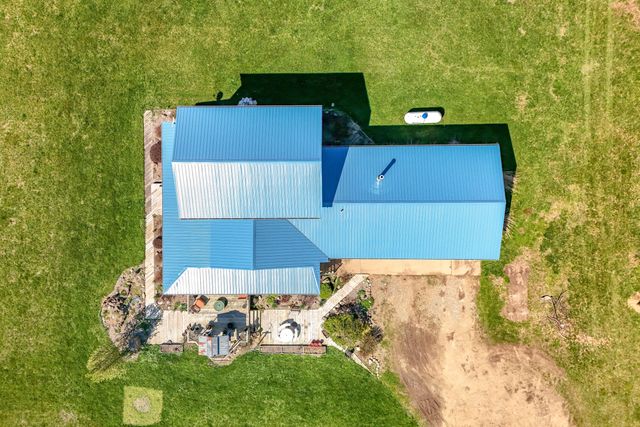 320 Jonesville Road, Jonesville, MI 49250
