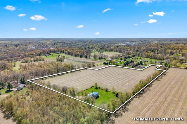 320 Jonesville Road, Jonesville, MI 49250