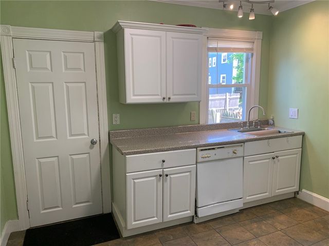 14 Grafton Street, Newport, RI 02840