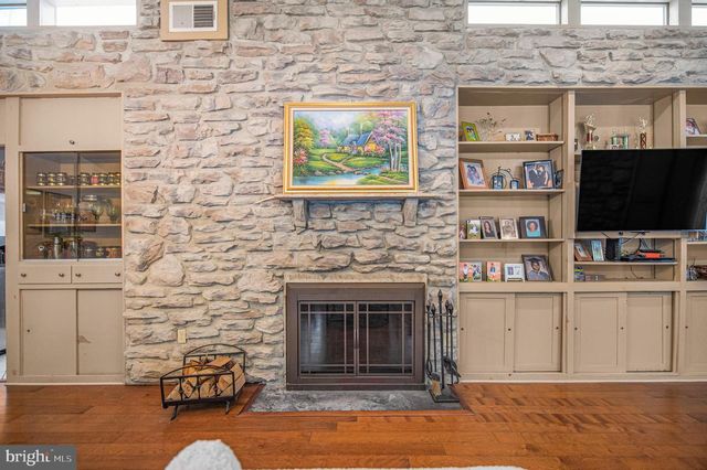 2409 ASHBOURNE RD, Wyncote, PA 19095