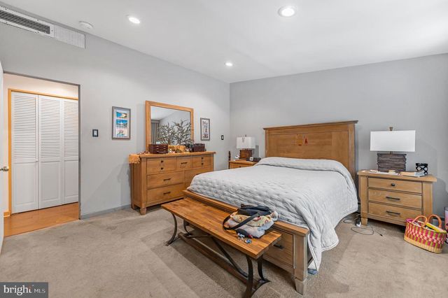 2409 ASHBOURNE RD, Wyncote, PA 19095