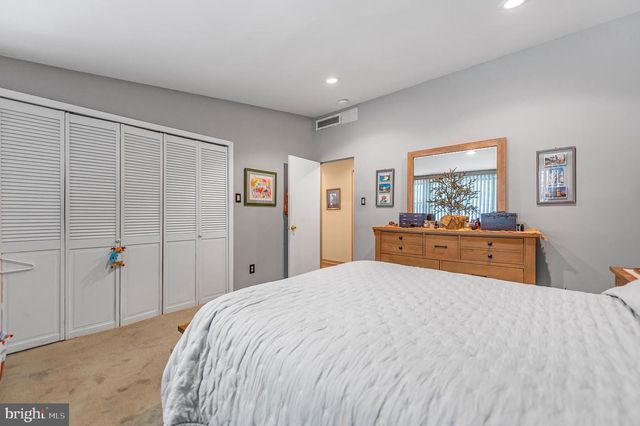 2409 ASHBOURNE RD, Wyncote, PA 19095