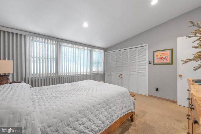 2409 ASHBOURNE RD, Wyncote, PA 19095