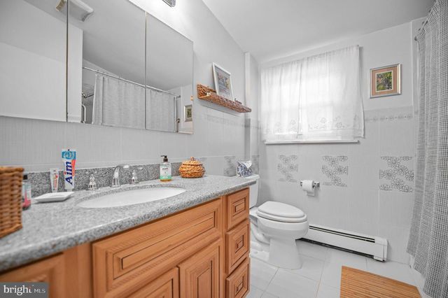 2409 ASHBOURNE RD, Wyncote, PA 19095