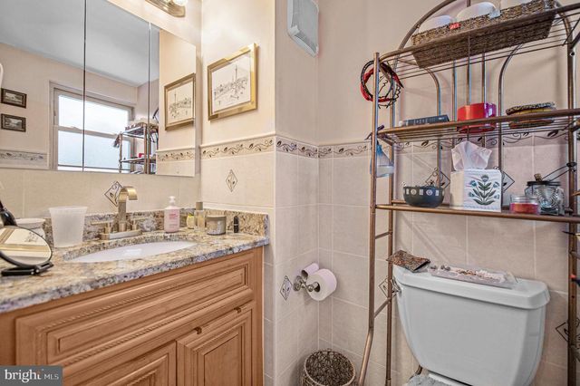 2409 ASHBOURNE RD, Wyncote, PA 19095