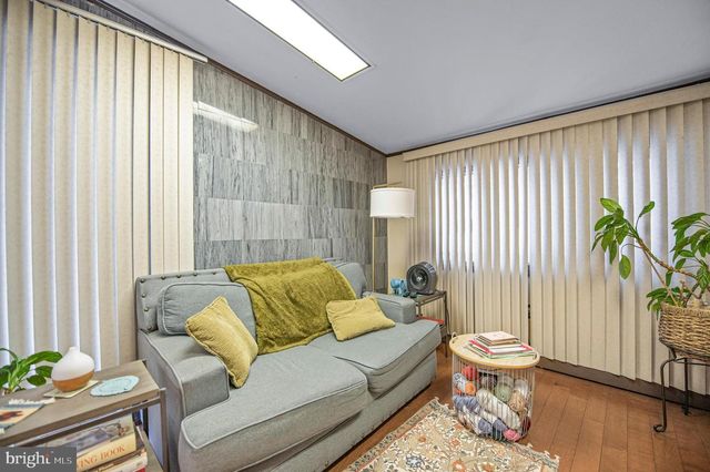 2409 ASHBOURNE RD, Wyncote, PA 19095