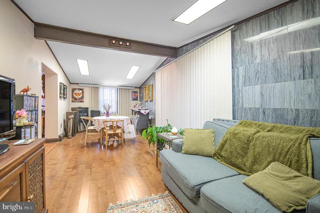 2409 ASHBOURNE RD, Wyncote, PA 19095