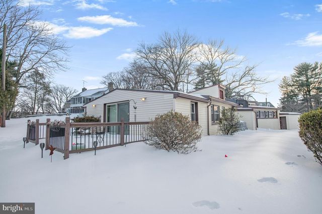 2409 ASHBOURNE RD, Wyncote, PA 19095