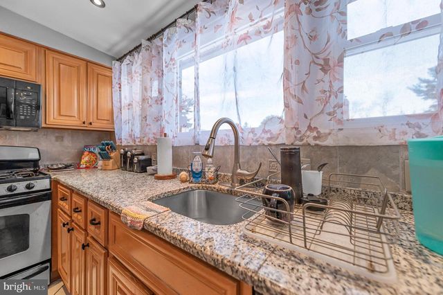 2409 ASHBOURNE RD, Wyncote, PA 19095