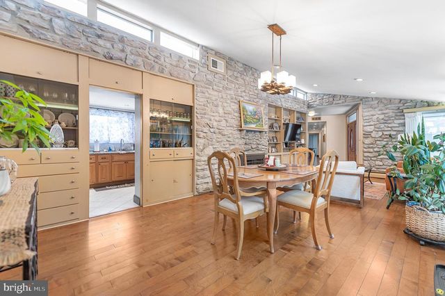 2409 ASHBOURNE RD, Wyncote, PA 19095