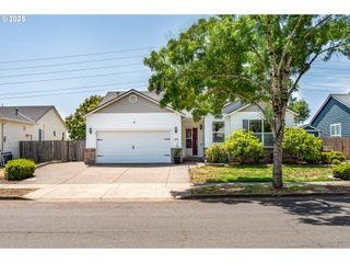 5450 DONOHOE Ave, Eugene, OR 97402