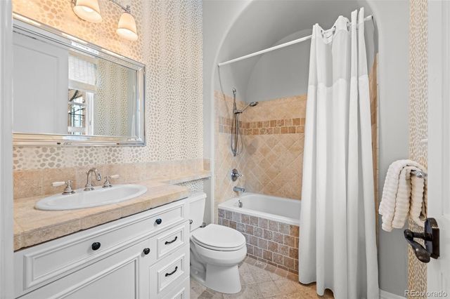100 S University Boulevard 7, Denver, CO 80209