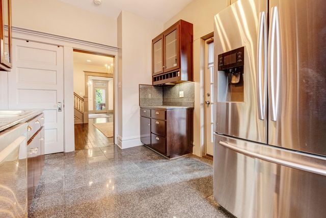 356 W Hubbard Avenue, Columbus, OH 43215