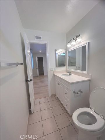 2641 Santa Ana D, Costa Mesa, CA 92627