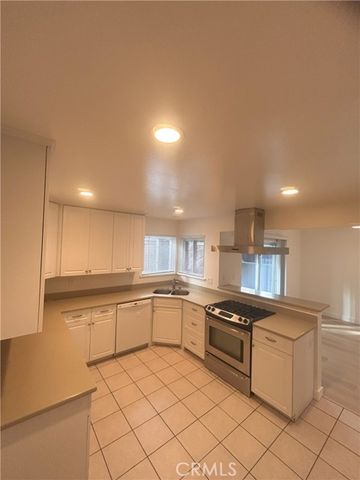 2641 Santa Ana D, Costa Mesa, CA 92627