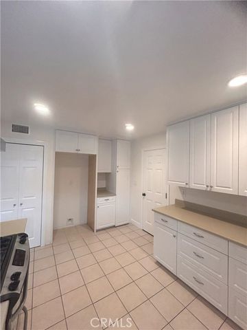 2641 Santa Ana D, Costa Mesa, CA 92627
