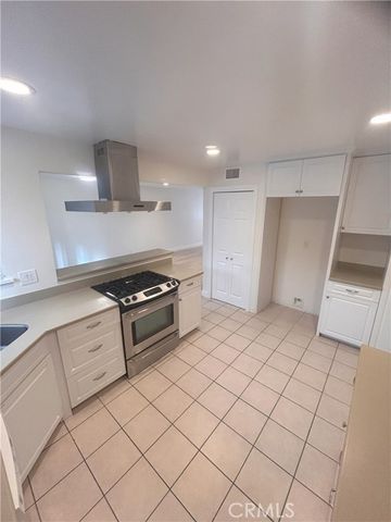 2641 Santa Ana D, Costa Mesa, CA 92627
