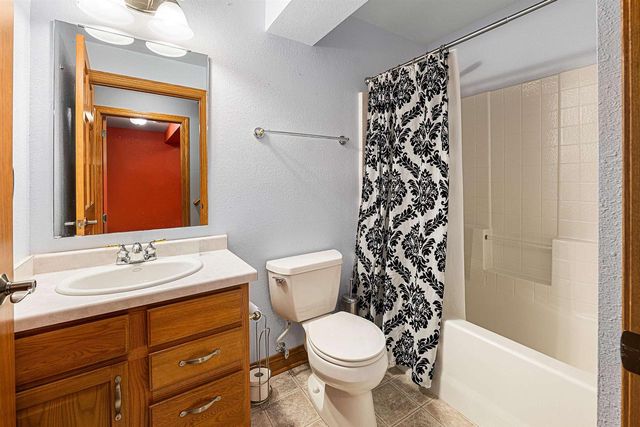 W144N10968 FOND DU LAC AVENUE, Germantown, WI 53022