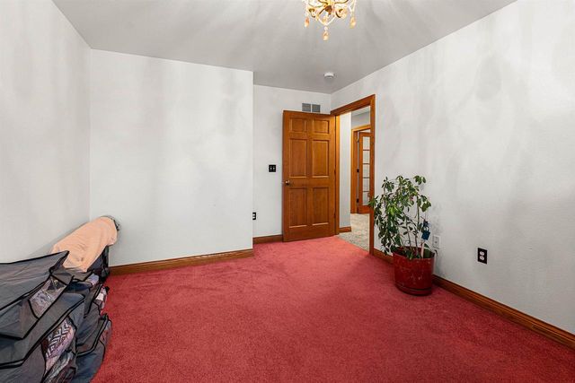 W144N10968 FOND DU LAC AVENUE, Germantown, WI 53022