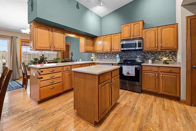 W144N10968 FOND DU LAC AVENUE, Germantown, WI 53022