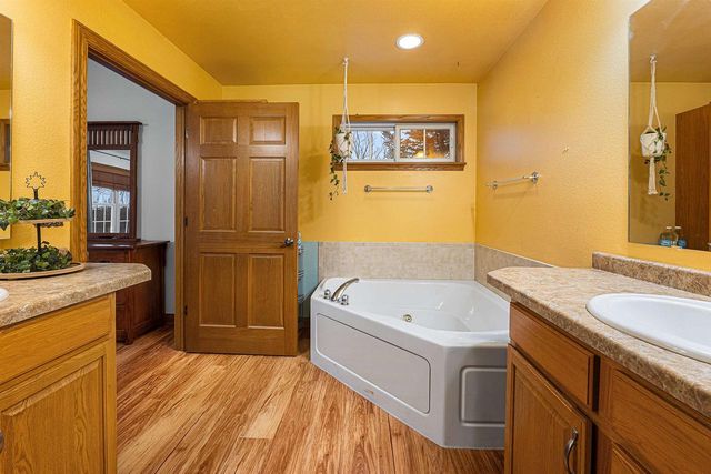 W144N10968 FOND DU LAC AVENUE, Germantown, WI 53022