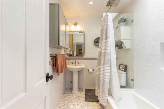 4843 Ben Avenue, Valley Village, CA 91607