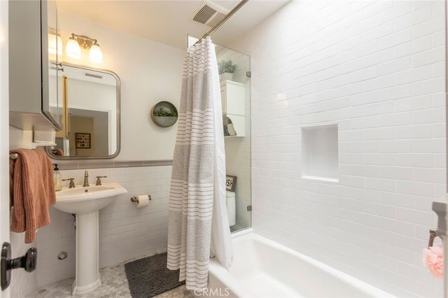 4843 Ben Avenue, Valley Village, CA 91607